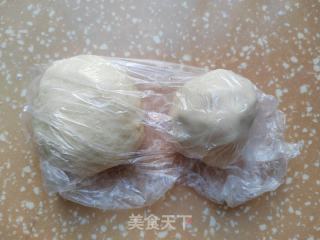 枣泥豆沙蛋黄酥的做法步调：2