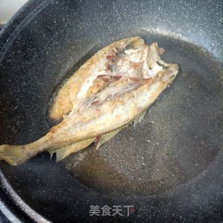 喷鼻煎年夜黄花的做法步调：10