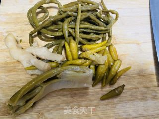 泡椒鸡丁的做法步调：3
