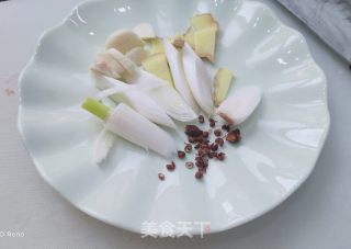 烧鲤鱼的做法步调：3