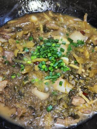 五花肉酸菜炖粉条的做法步调：13