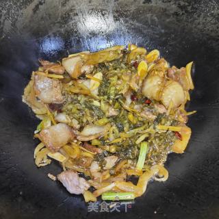 五花肉酸菜炖粉条的做法步调：9