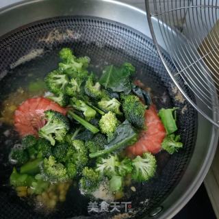 玉米西兰花乌虎虾沙推的做法步调：7