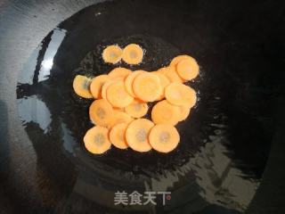 黄瓜炒心蘑的做法步调：3