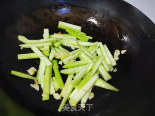 丝瓜烧仙人豆腐的做法步调：3