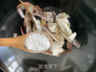 小炒螃蟹的做法步调：7
