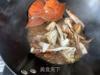 小炒螃蟹的做法步调：11
