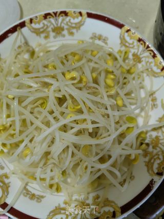 单椒拌黄芽菜女的做法步调：7