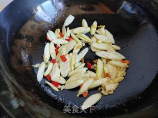 茭利剑青椒炒猪肝的做法步调：8