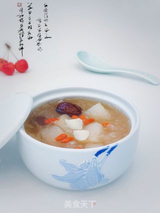 百开雪梨银耳羹的做法步调：10