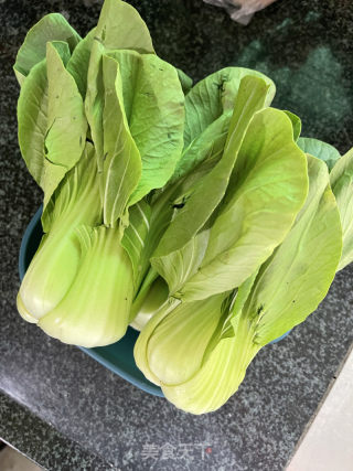 喷鼻菇青菜包子的做法步调：7