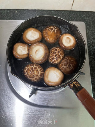 喷鼻菇青菜包子的做法步调：8