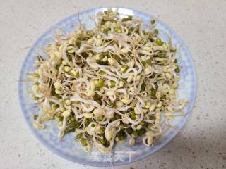丝瓜炒绿芽菜的做法步调：2