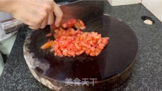 番茄鸡蛋牛肉里的做法步调：2