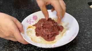 番茄鸡蛋牛肉里的做法步调：5