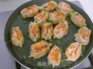 爆汁陈虾煎饺的做法步调：13