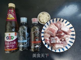 醪糟五花肉的做法步调：1