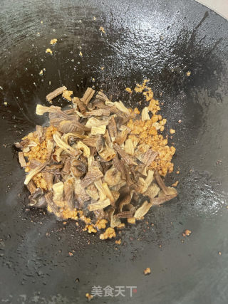 鹿茸菇炒肉沫的做法步调：8