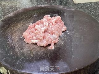 鹿茸菇炒肉沫的做法步调：1