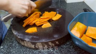 肉紧芝士北瓜饼的做法步调：1