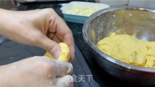 肉紧芝士北瓜饼的做法步调：9