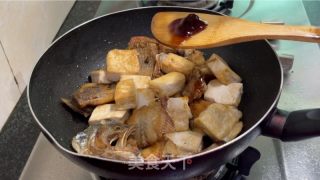 鲈鱼豆腐煲的做法步调：11