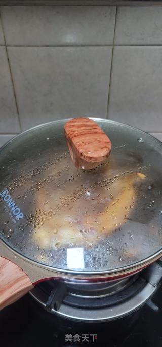 豉油皇焖鸡的做法步调：11