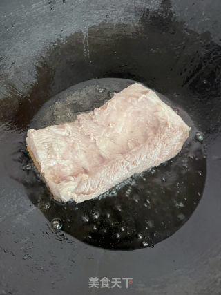 五花肉烧黄豆的做法步调：2