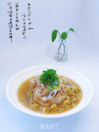 猪骨烩酸菜的做法步调：1
