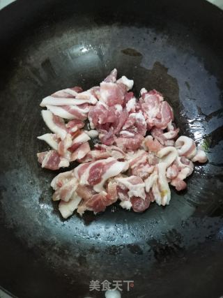 金汤冬瓜肉片粉丝汤的做法步调：4