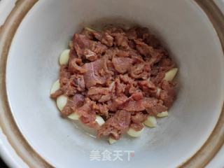 蒜喷鼻牛肉焗北瓜的做法步调：7