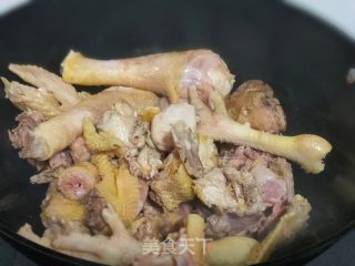 土豆干炖小鸡的做法步调：2