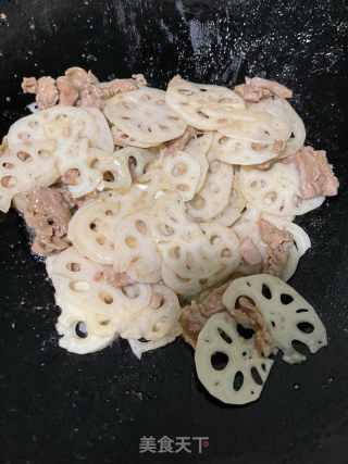 莲藕炒肉片的做法步调：9