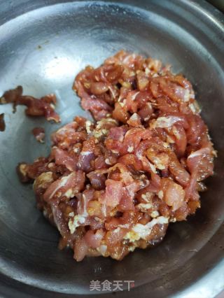 年夜葱炒肉丝的做法步调：5