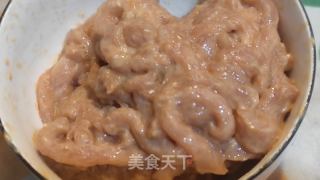 川版葱爆肉丝的做法步调：1