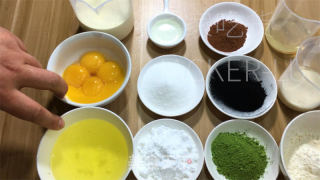 乌金抹茶卷，奶油喷鼻醇取抹茶苦苦融合正在一同，带去的美好心感。的做法步调：1