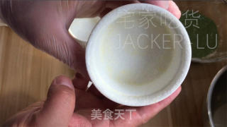 抹茶舒芙蕾，抹茶喷鼻气鼓鼓艰深，舒芙蕾喷鼻醇，让人不由心驰憧憬。的做法步调：10