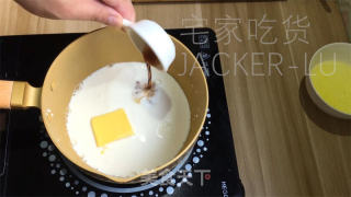 抹茶舒芙蕾，抹茶喷鼻气鼓鼓艰深，舒芙蕾喷鼻醇，让人不由心驰憧憬。的做法步调：5