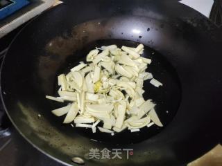 炒饺子的做法步调：3