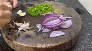 干锅鸡腿的做法步调：6