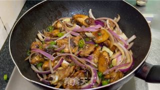 干锅鸡腿的做法步调：11