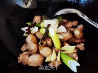 白烧蚕豆的做法步调：3