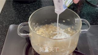 奶喷鼻银耳燕麦粥的做法步调：9