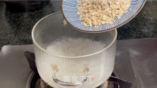 奶喷鼻银耳燕麦粥的做法步调：7