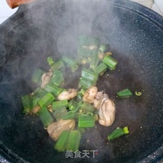 蚝肉炒春葵的做法步调：13