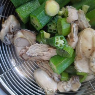 蚝肉炒春葵的做法步调：10