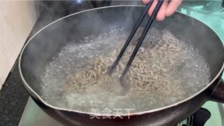 牛肉酱拌荞麦里里的做法步调：12