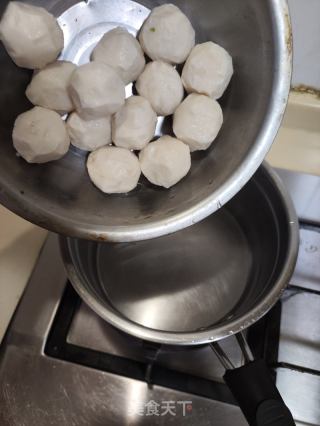 朱鱼丸喷鼻菜汤的做法步调：4