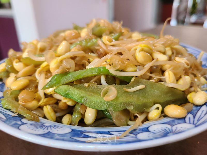 小黄芽菜炒苦瓜的做法