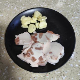 五花肉炒油菜的做法步调：2